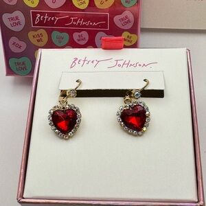 New W/ Tags Betsey Johnson Radish Heart Drop Earrings Iridescent Crystal Accents